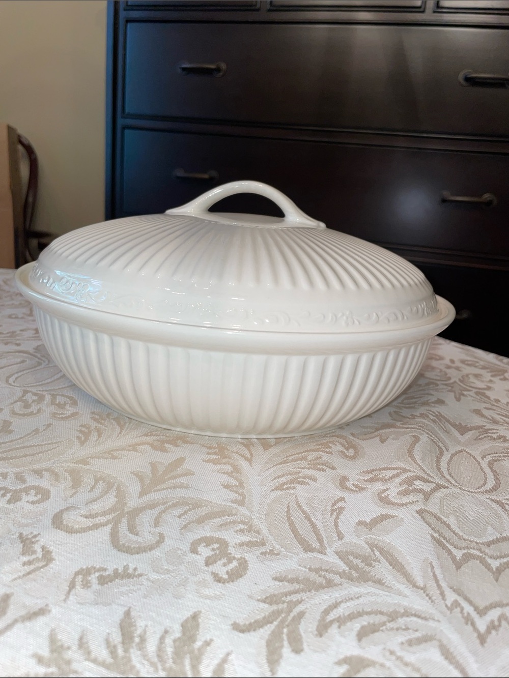 Rare Mikasa Italian Countryside Ivory Stoneware 10 1/4” Covered Dish